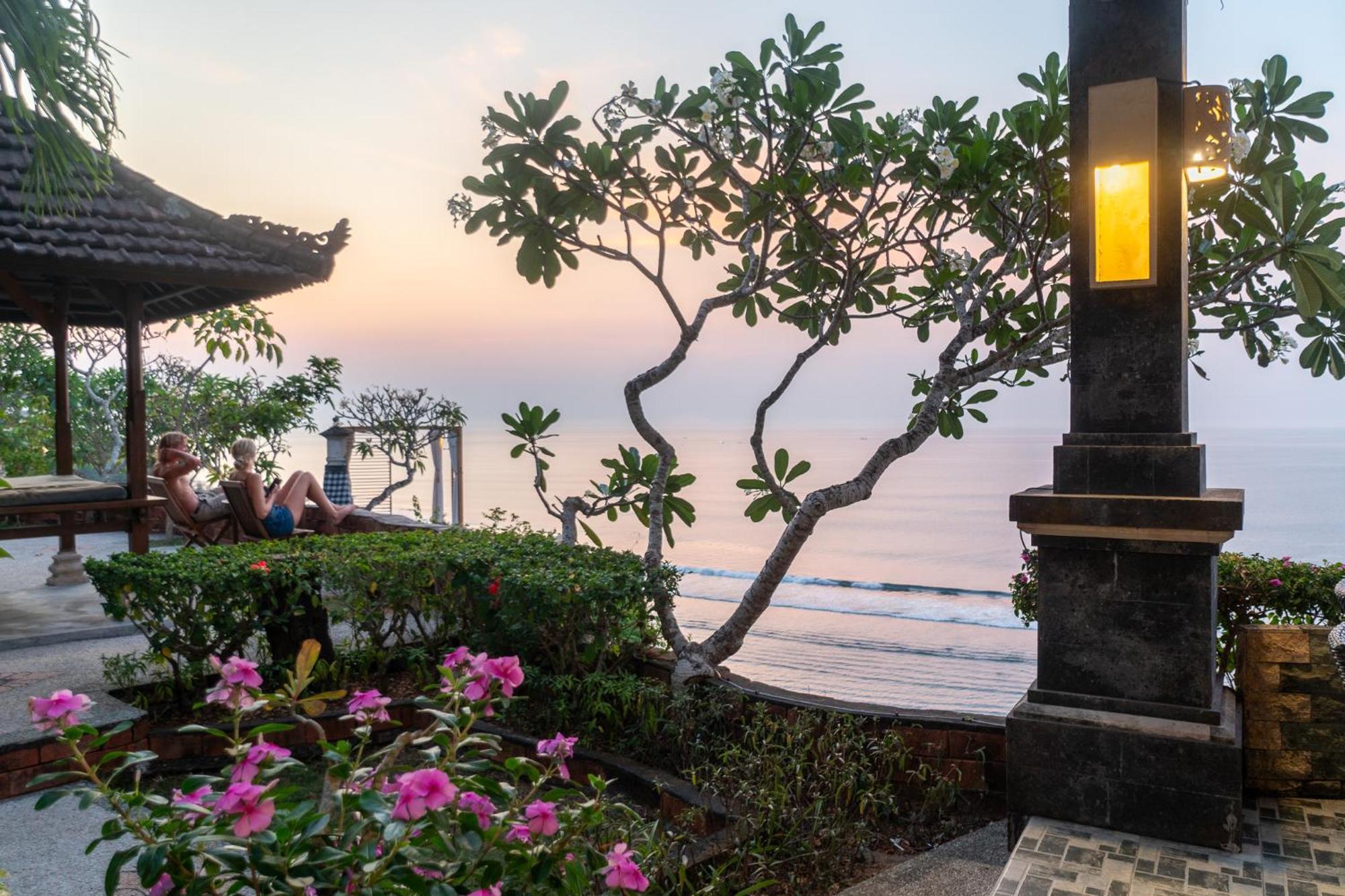 Kembang Kuning Hotel Uluwatu Exterior foto
